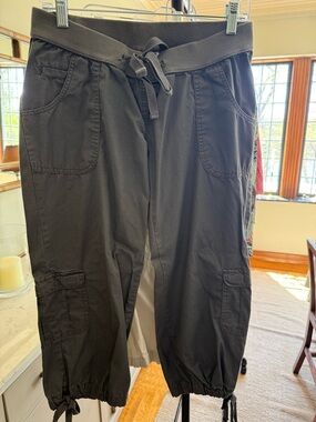 2 pc. bundle Maternity Casual Cropped Cotton Pants Size Small